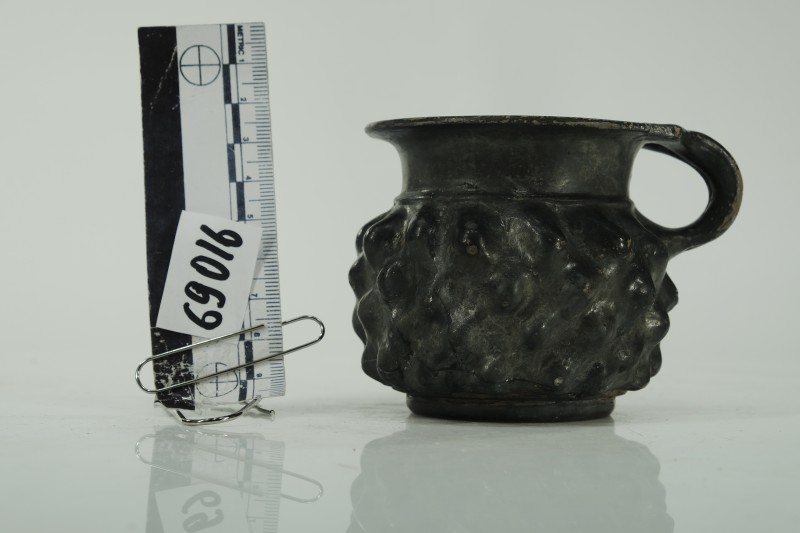 Чорнолакова посудина