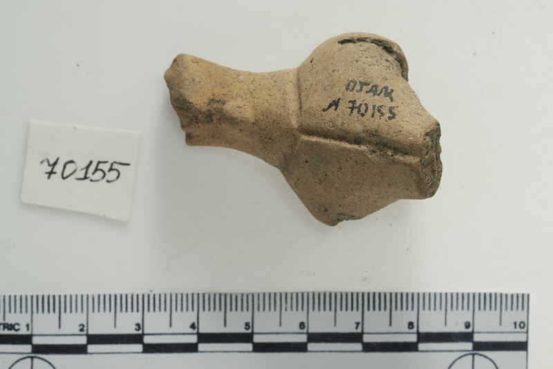 Уламок жіночої фігурки