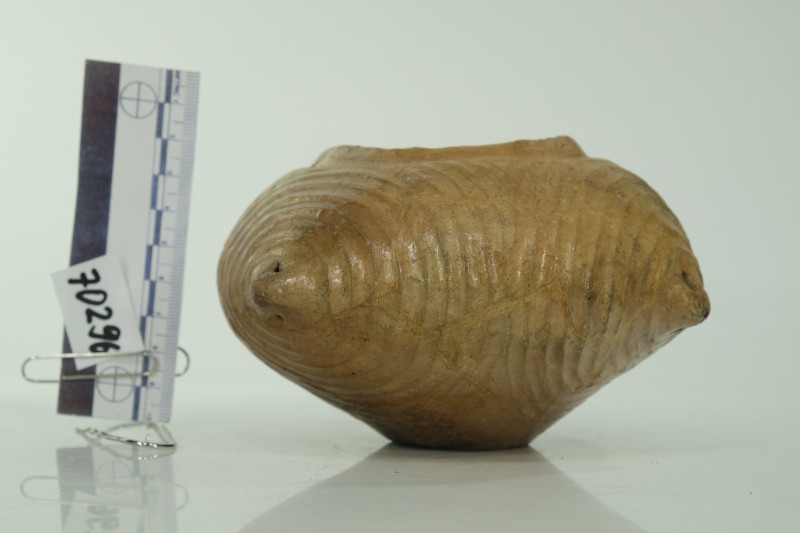 Червоноглиняна посудина