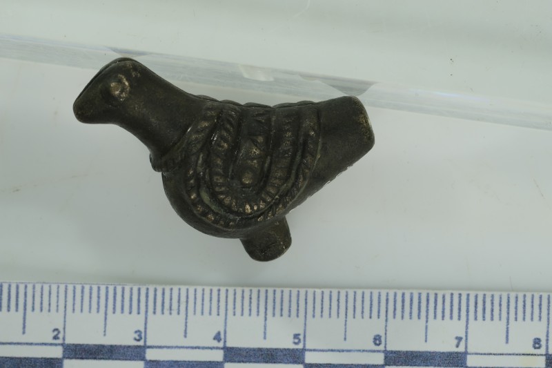 Бронзова фігурка голуба