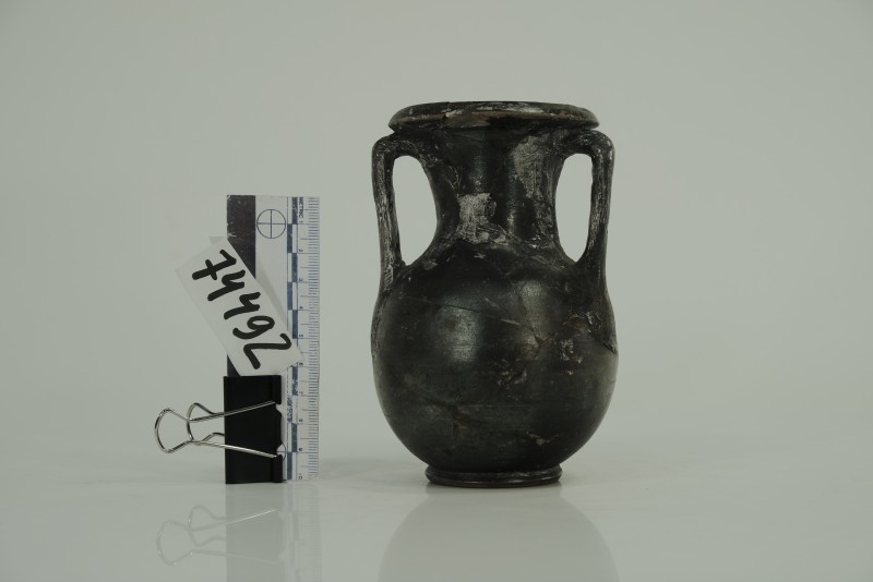 Чорнолакова пеліка