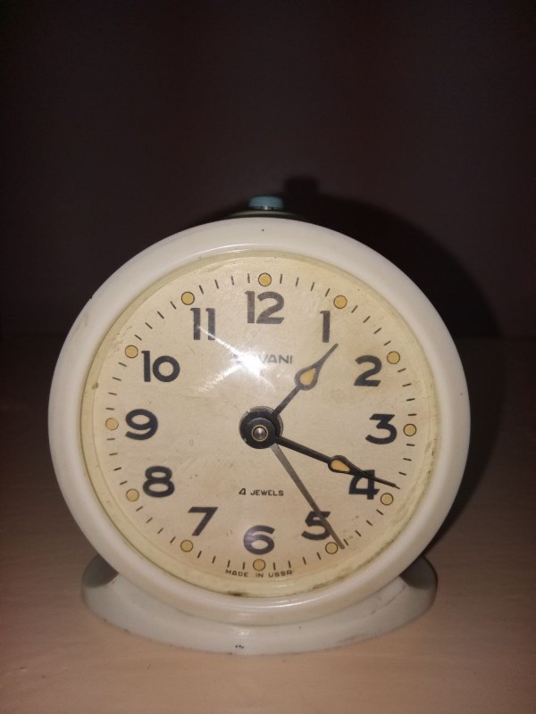 Будильник механічний