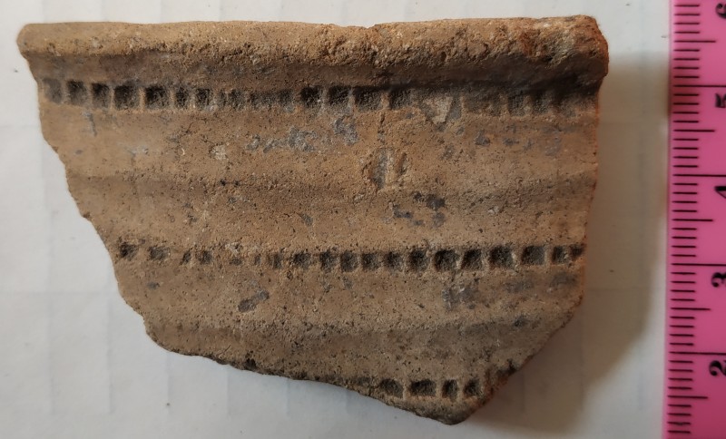 Фрагмент вінця ліпної жовтоглиняної посудини