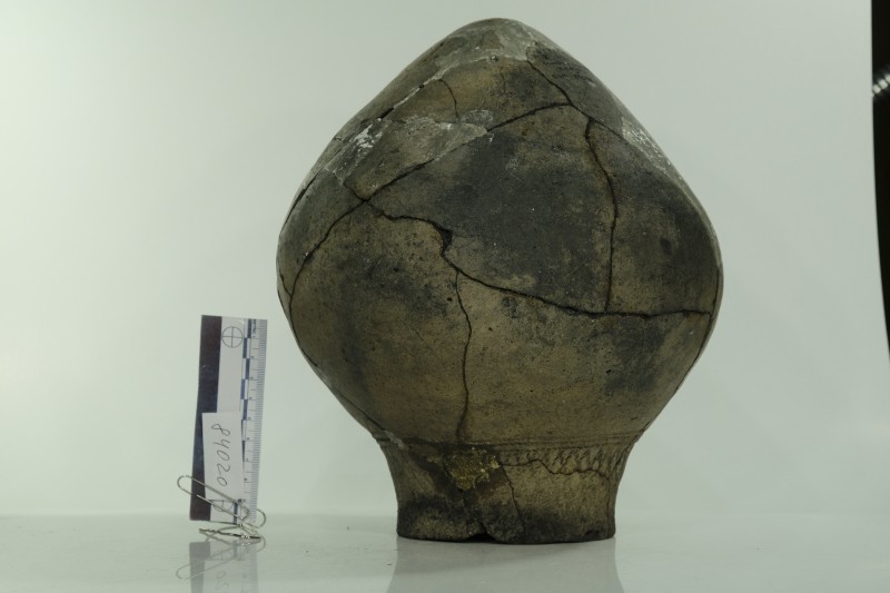 Посудина сіроглиняна