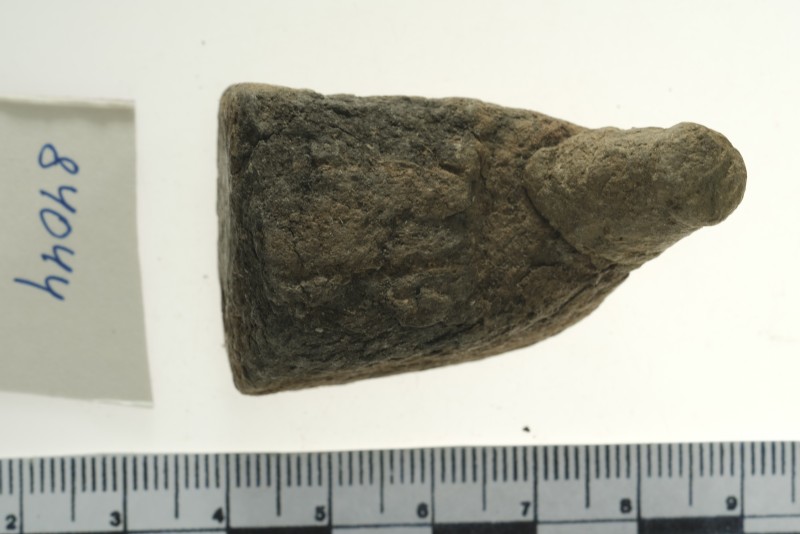 Фігурка жіноча, глиняна, дуже стилізована