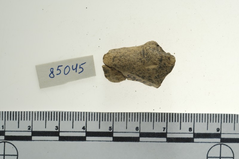 Фрагмент антропоморфної статуетки