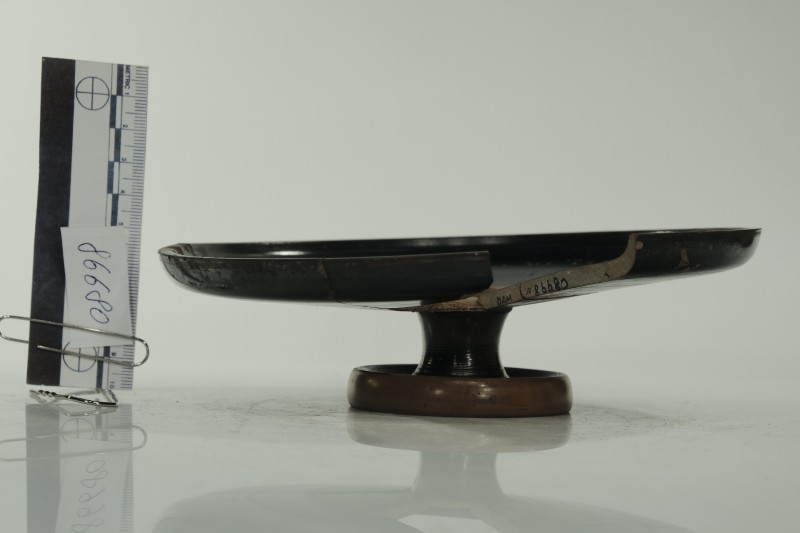 Фрагментована кришка чорнофігурної лекани