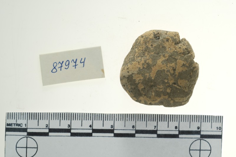 Глиняний плаский округлий виріб