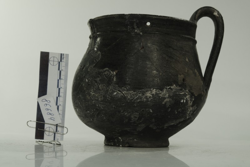 Посудина сіроглиняна