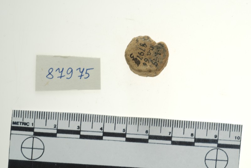 Мініатюрний глиняний округлий виріб