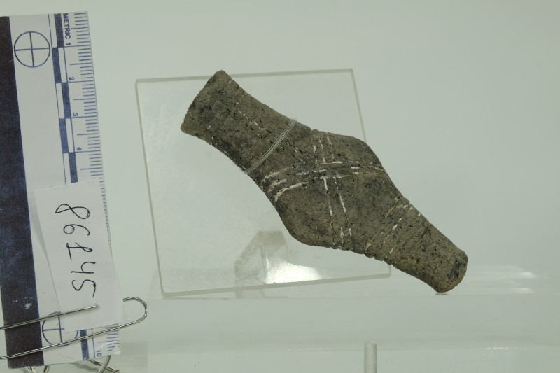 Антропоморфна фігурка на стовпчастій ніжці