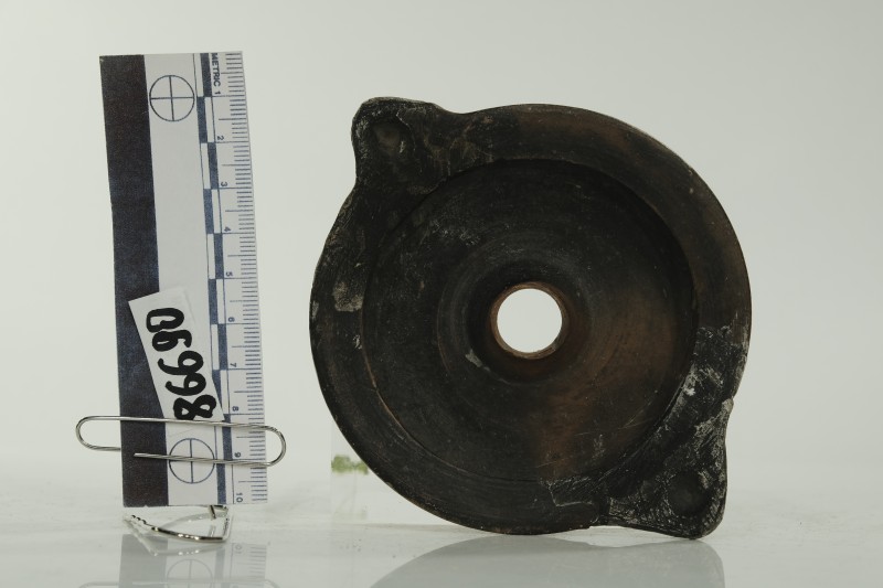 Світильник античний, круглої форми