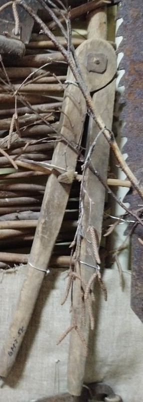 Циркуль дерев'яний.