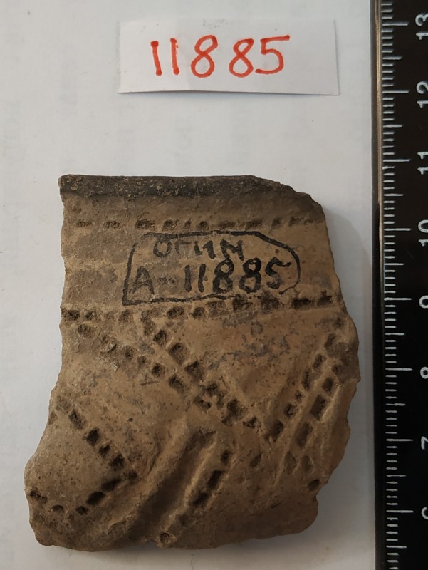 Фрагмент вінця ліпної сіроглиняної посудини