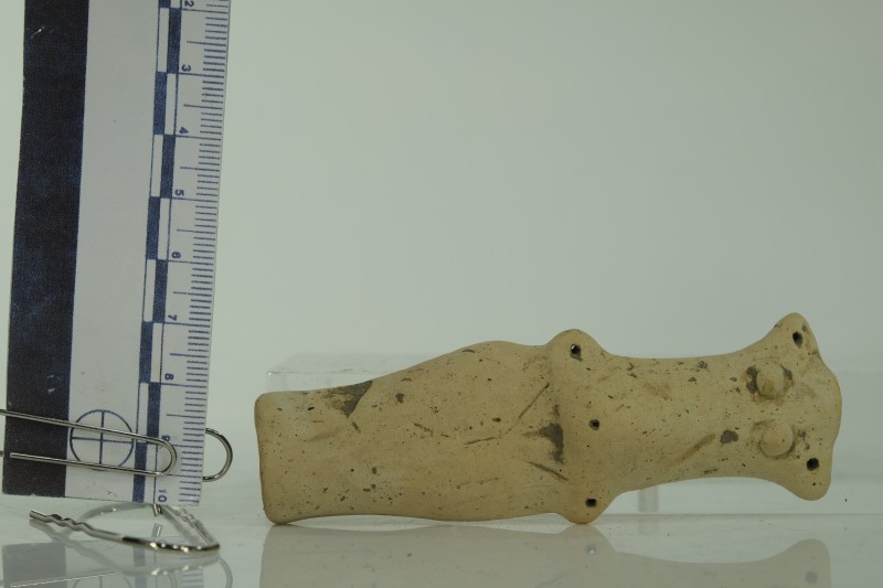 Фрагментована антропоморфна статуетка