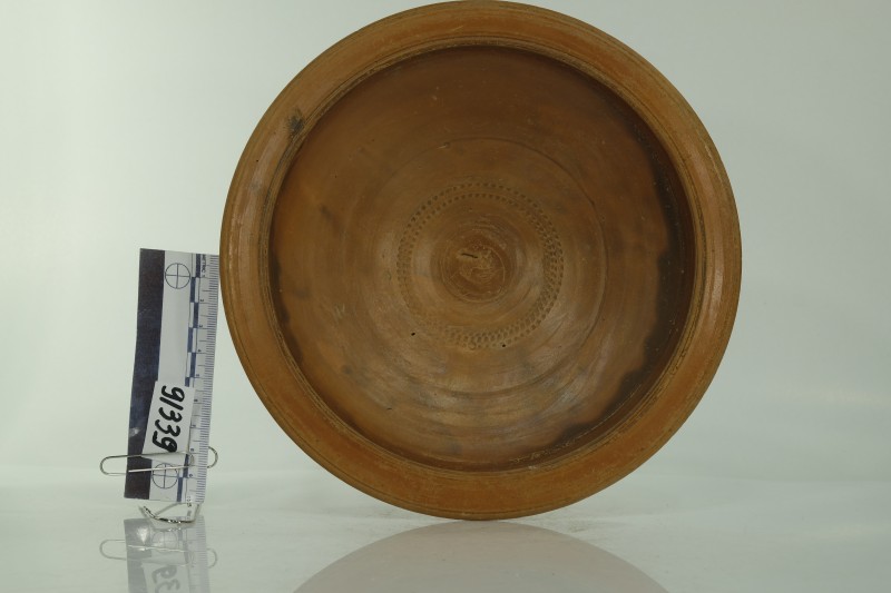 Тарілка червонолакова