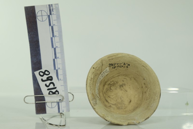 Мініатюрна посудина з кришкою