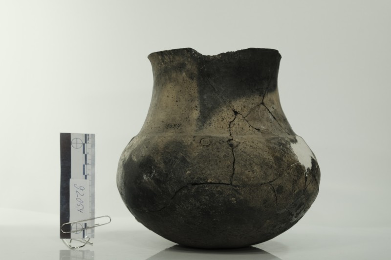 Ліпна сіроглиняна лощена кубкоподібна посудина