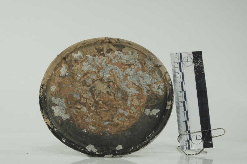 Чорнолакова тарілочка