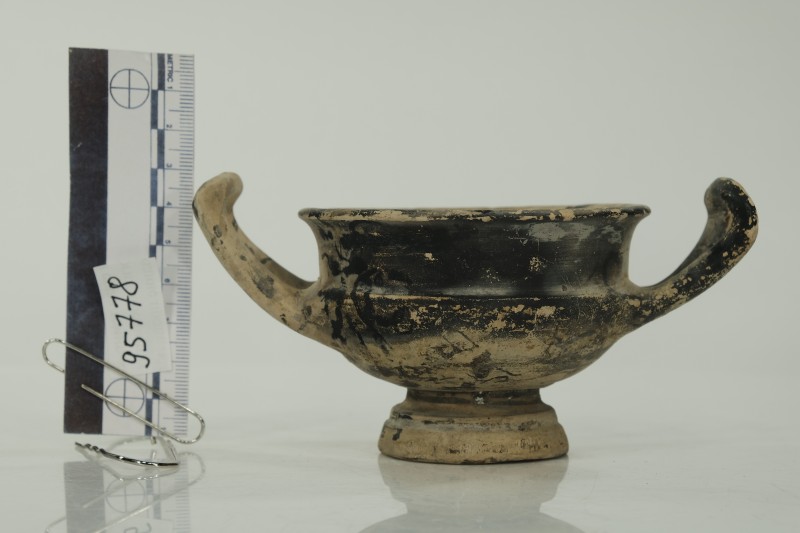 Чорнолаковий канфар