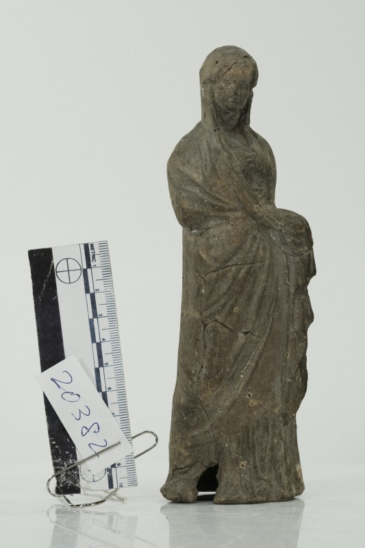 Статуетка сіроглиняна