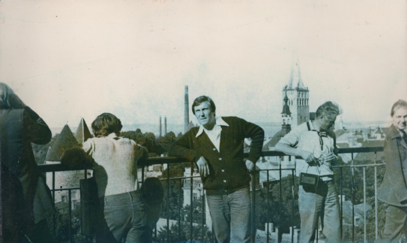 Фотографія. В. Івасюк на мосту. Таллінн. Липень 1978 року.