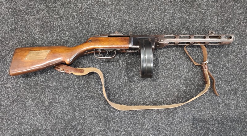 Пістолет-кулемет системи Шпагіна (макет)