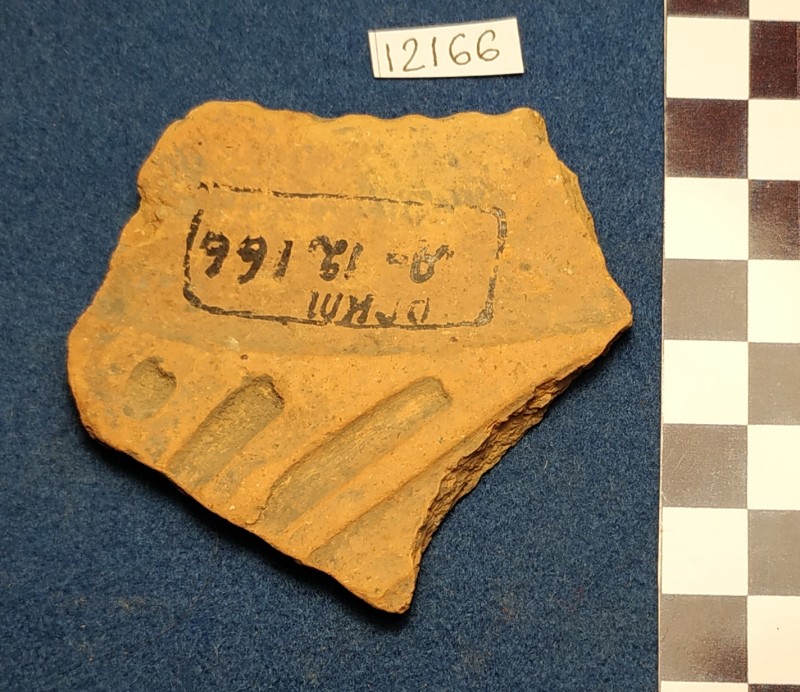 Фрагмент вінець ліпної сіроглиняної посудини