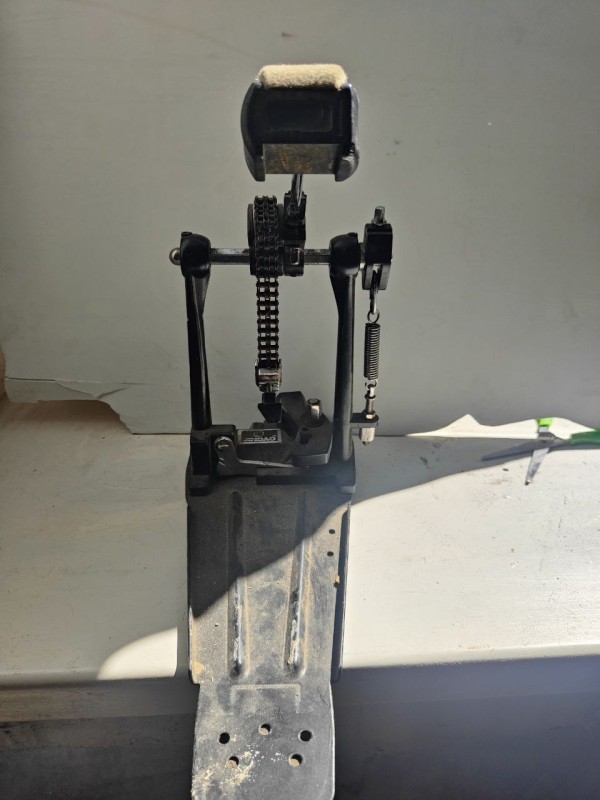 Педаль від ударного інструменту