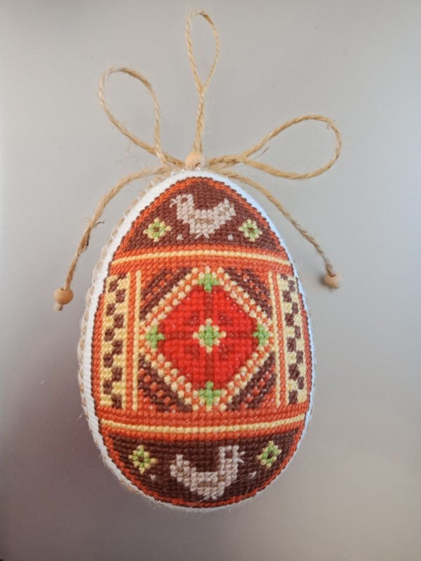 Яйце декоративне вишите