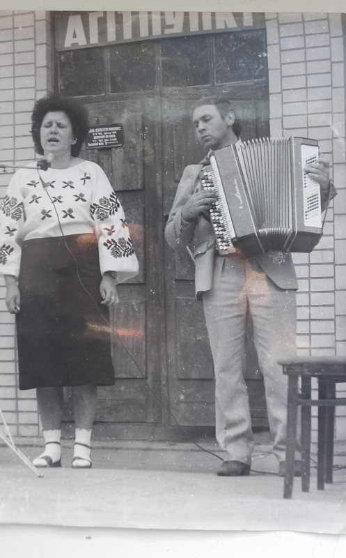 Фото з виступу дуету Докучаєвського СБК.