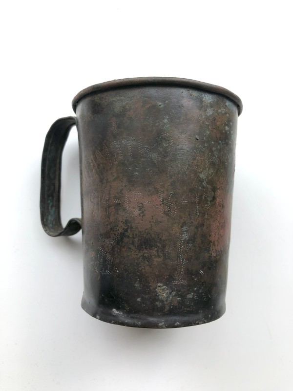 Кухоль з написом «Въ память о войны 1914-15-16-17. Б. Ф.»