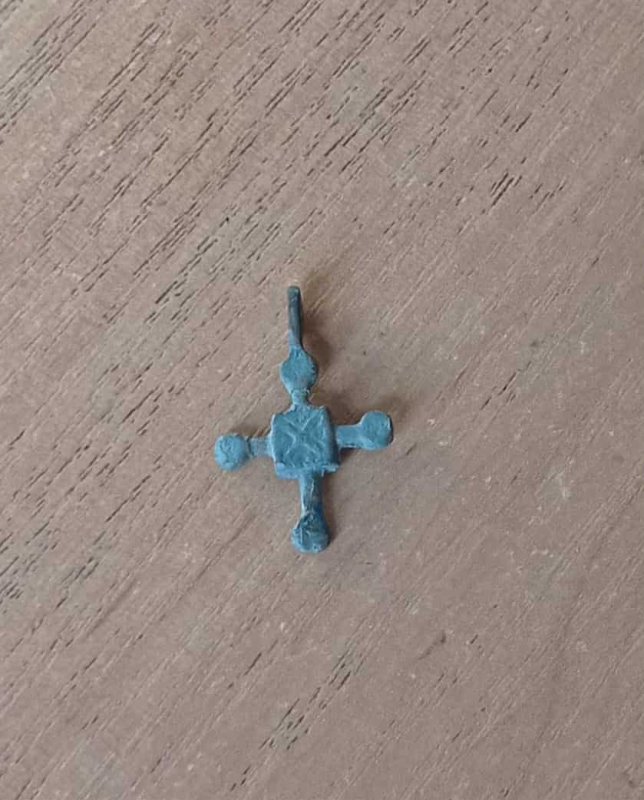 Нагрудний хрест