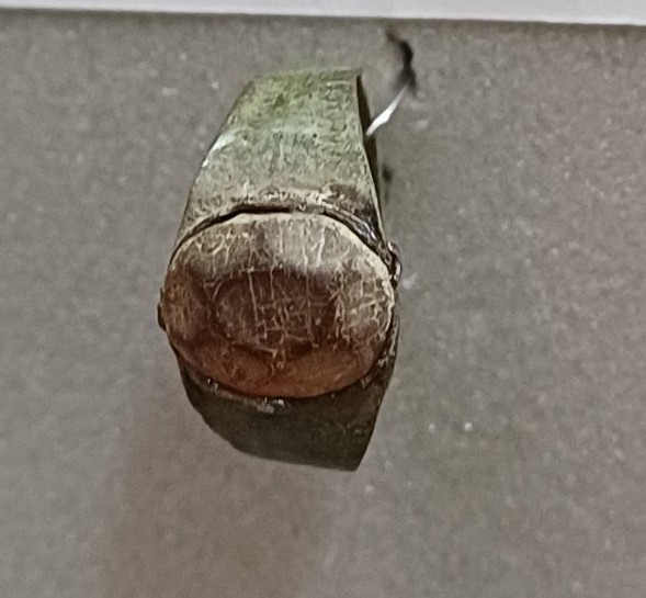 Перстень бронзовий