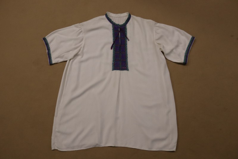 Сорочка чоловіча з коротким рукавом.