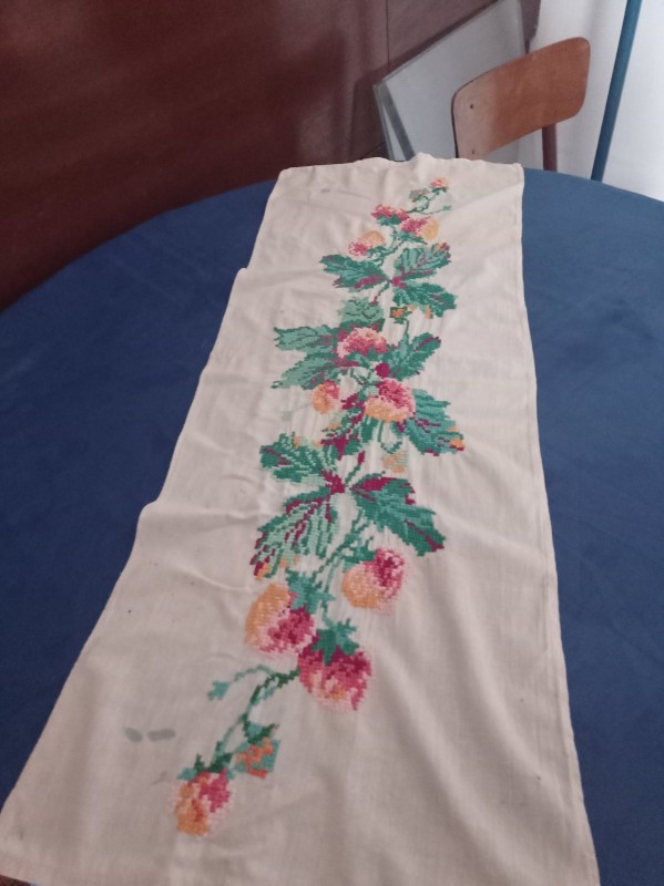 Серветка вишита велика