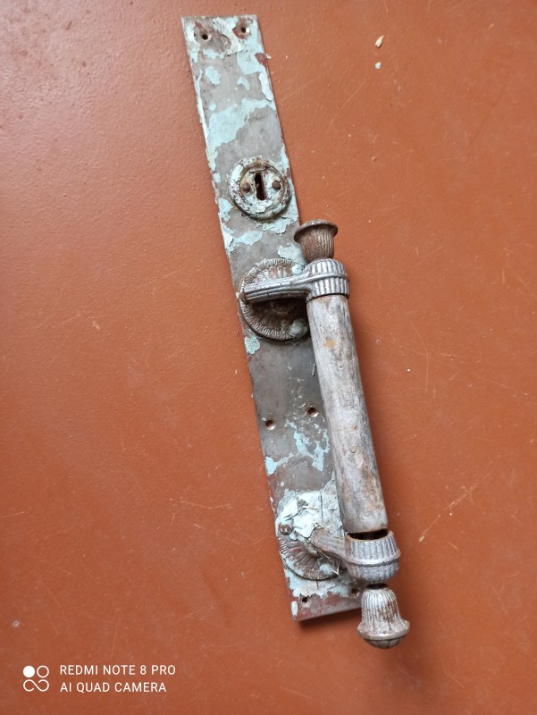 Ручка дверна.