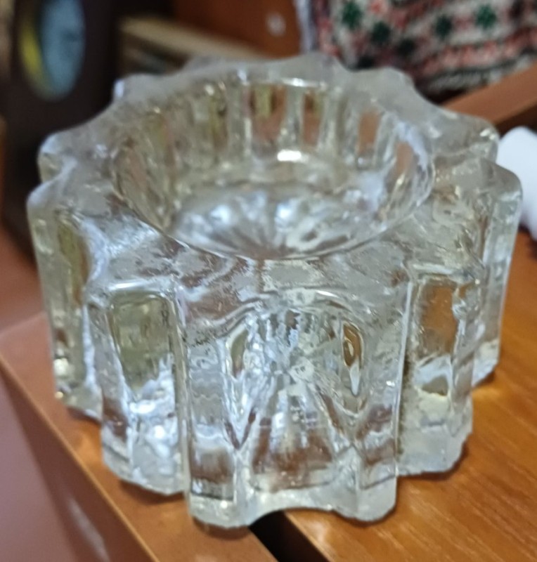 Попільничка скляна