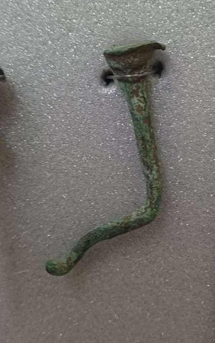 Цвях бронзовий