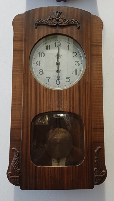 Годинник настінний. Орловський завод