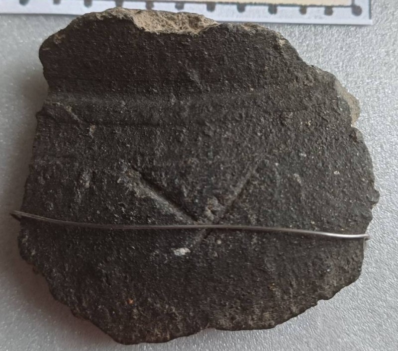 Фрагмент черняхівського посуду з давньогрецькими графіті