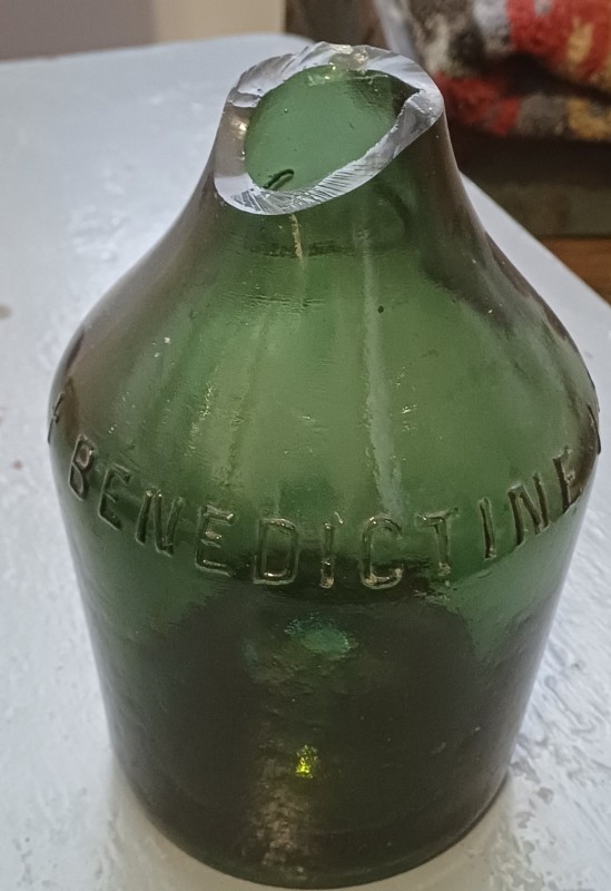 Пляшка скляна Бенедиктського монастиря