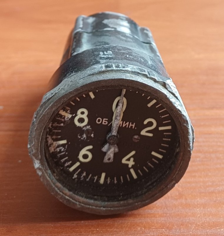 Прилад авіаційний для вимірювання обертів