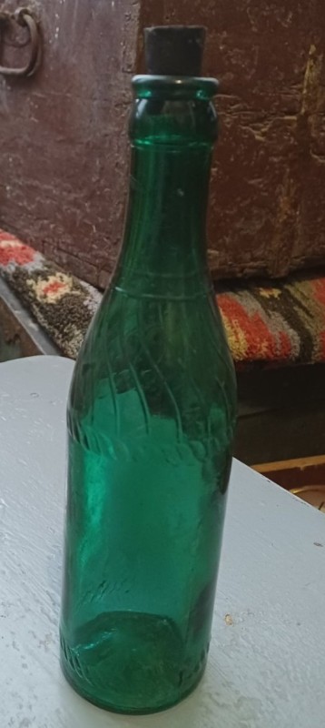 Пляшка скляна із хвилястим малюнком