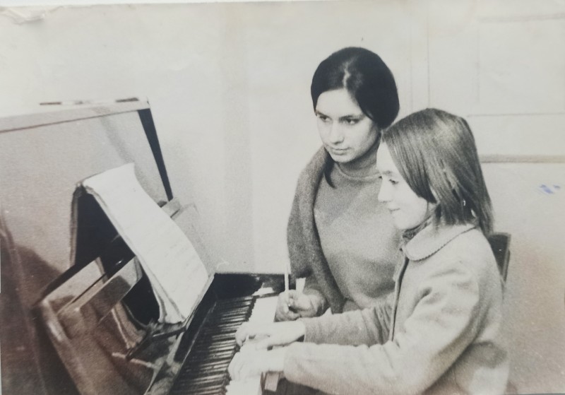 Фото з навчання в Устинівській музичній школі (1970 роки).
