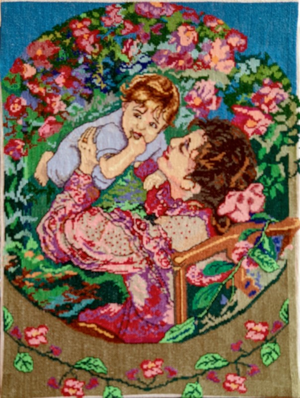 Картина вишита хрестиком «Мати з дитиною» (без рамки, на картонній основі).