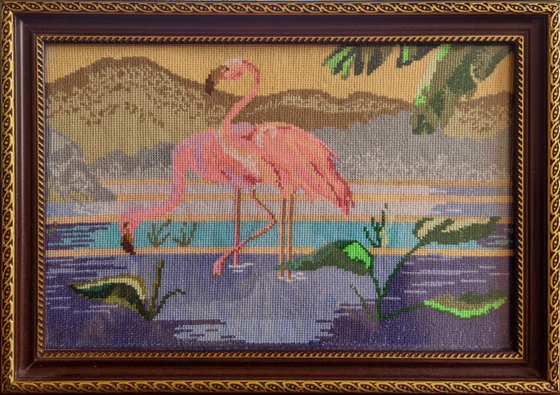 Картина вишита хрестиком «Фламінго» (у рамці під склом).