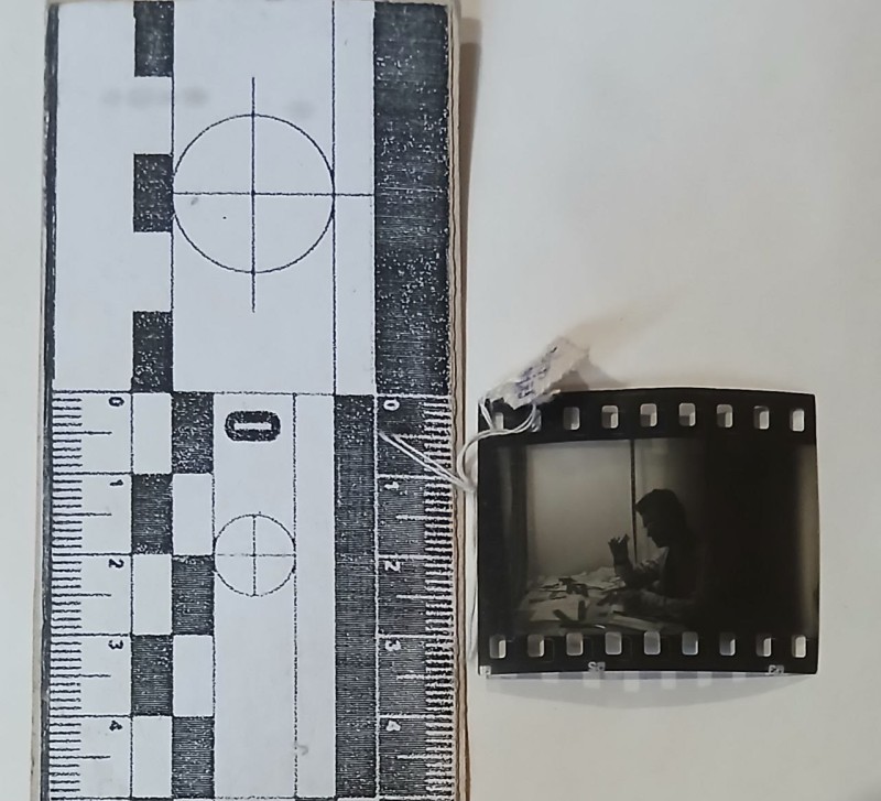 Фотонегатив.  Чорно-білий.