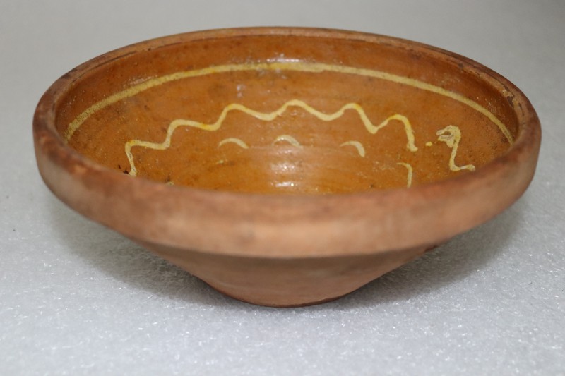 Макітра глиняна.