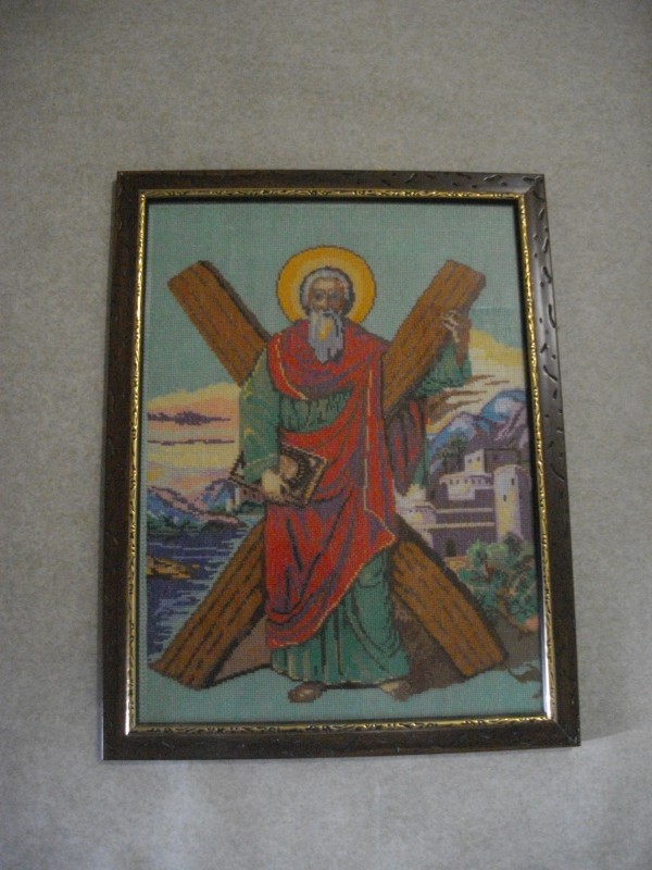 Ікона вишита хрестиком "Святий Апостол Андрій Первозваний" (у рамці, під склом).